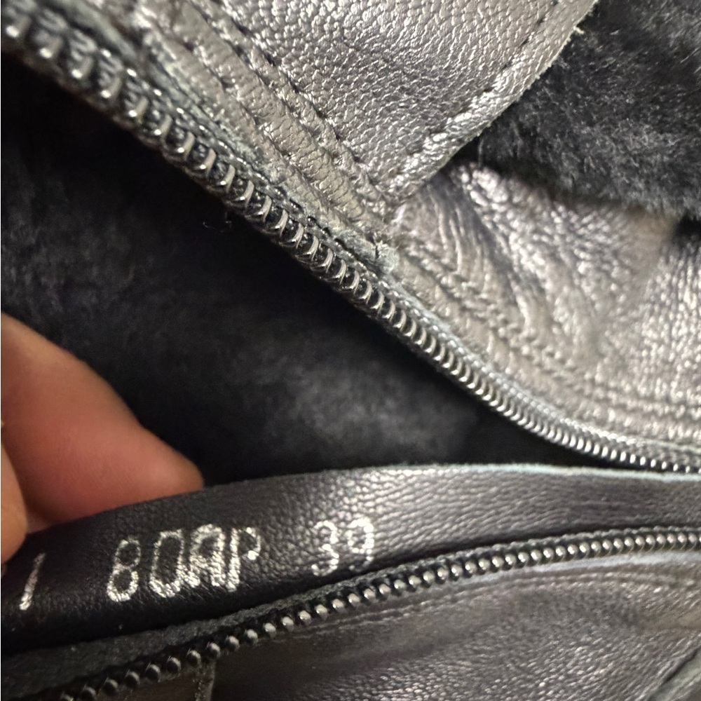 Stylish Black Leather Women's Boots - Picture 13 of 14